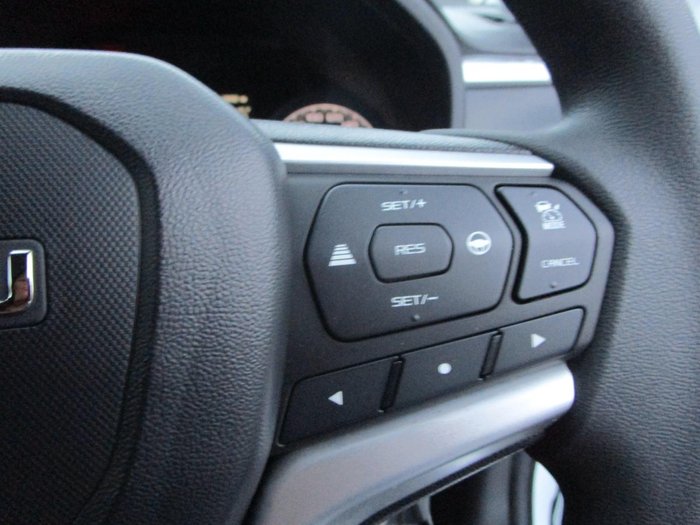 2025 Isuzu D-MAX LS-M