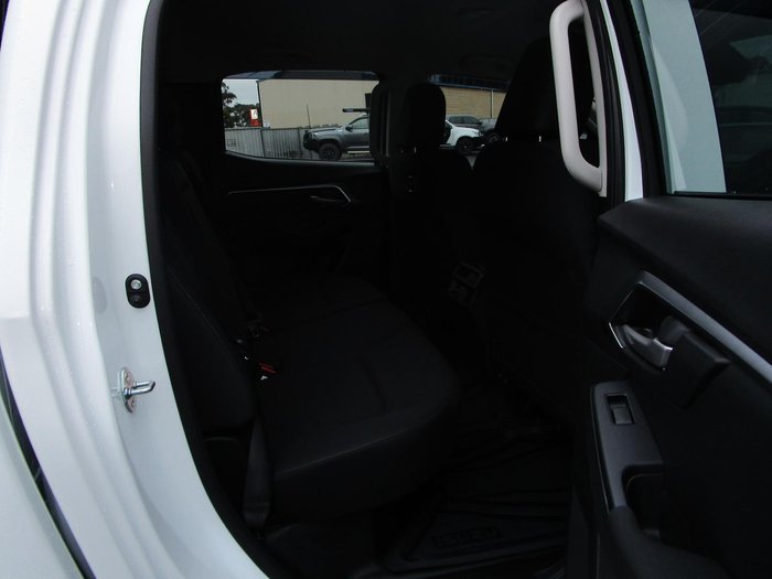 2025 Isuzu D-MAX LS-M