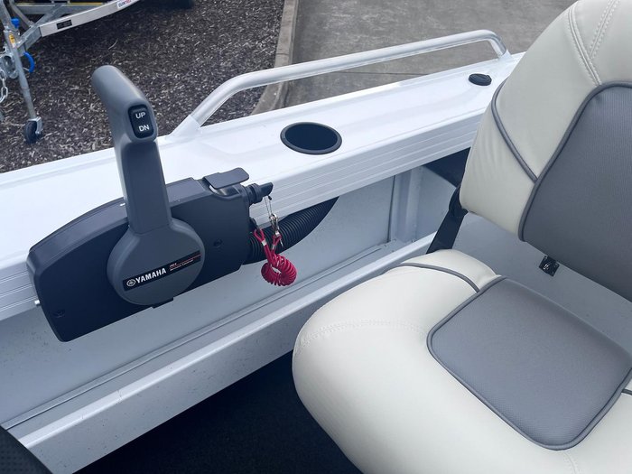 2025 QUINTREX 420 Renegade SC