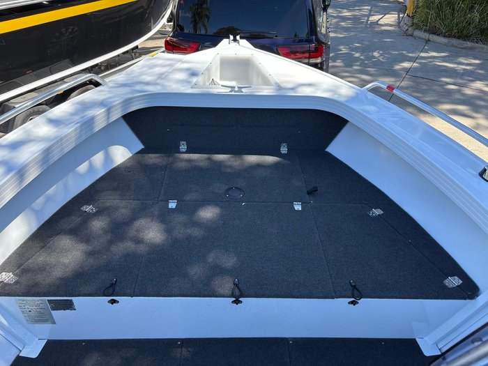 2025 QUINTREX 460 Renegade SC