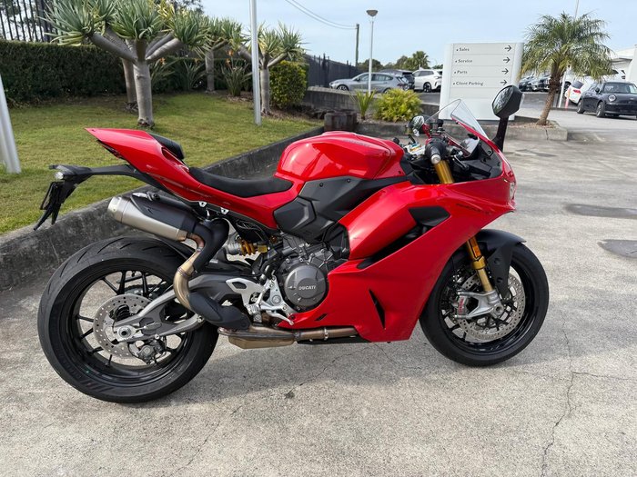 2025 Ducati Panigale V2 S Panigale Red