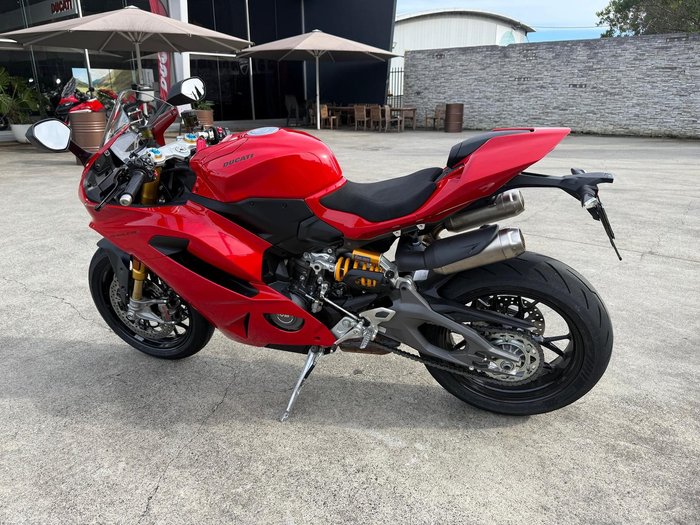 2025 Ducati Panigale V2 S Panigale Red