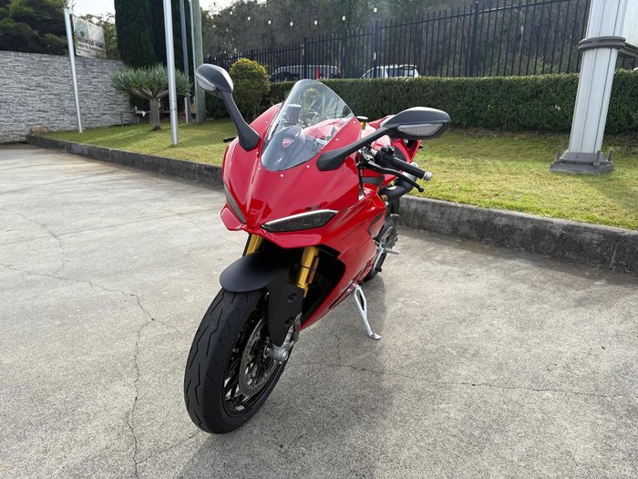 2025 Ducati Panigale V2 S Panigale Red