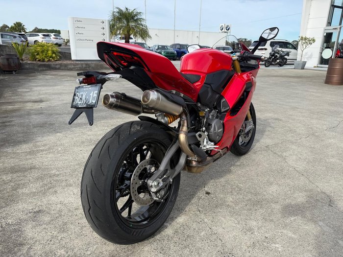 2025 Ducati Panigale V2 S Panigale Red