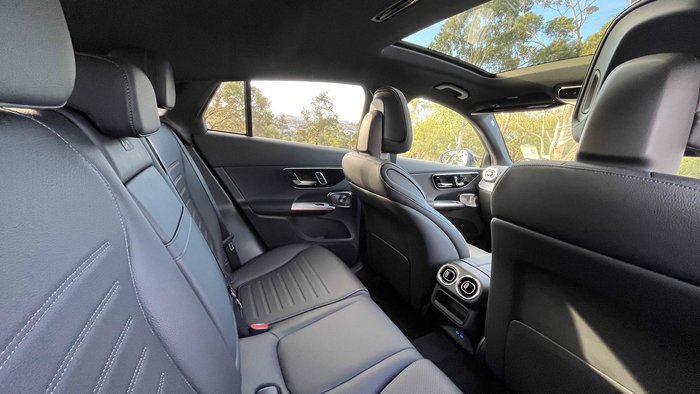2025 Mercedes-Benz GLC-Class GLC300