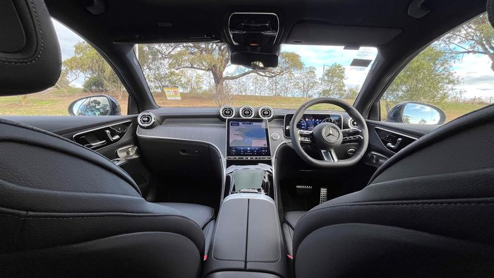 2025 Mercedes-Benz GLC-Class GLC300