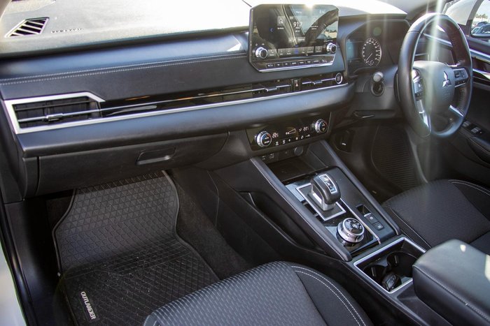 2021 Mitsubishi Outlander LS