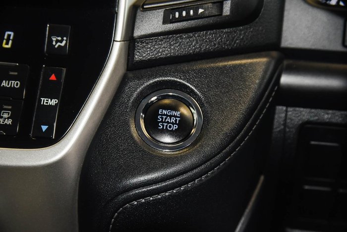 2019 Toyota Landcruiser GXL VDJ200R 4X4 Dual Range Glacier White