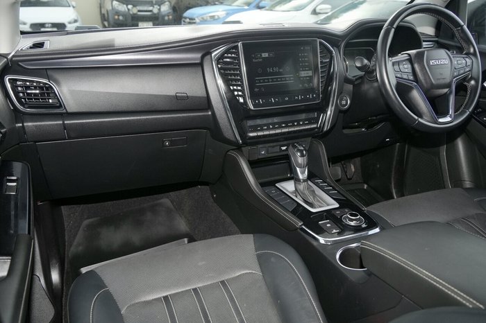 2023 Isuzu MU-X LS-T