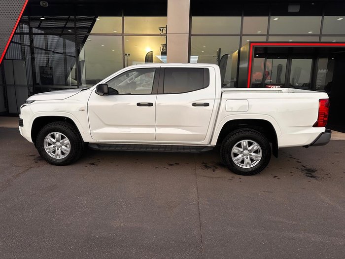 2025 Mitsubishi Triton GLX+
