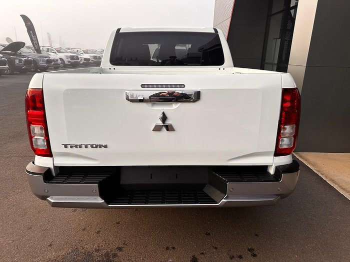 2025 Mitsubishi Triton GLX+