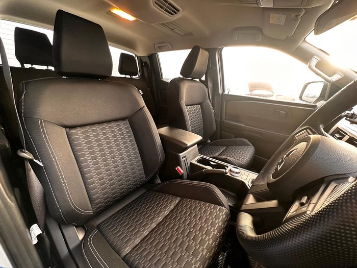 2025 Mitsubishi Triton GLX+