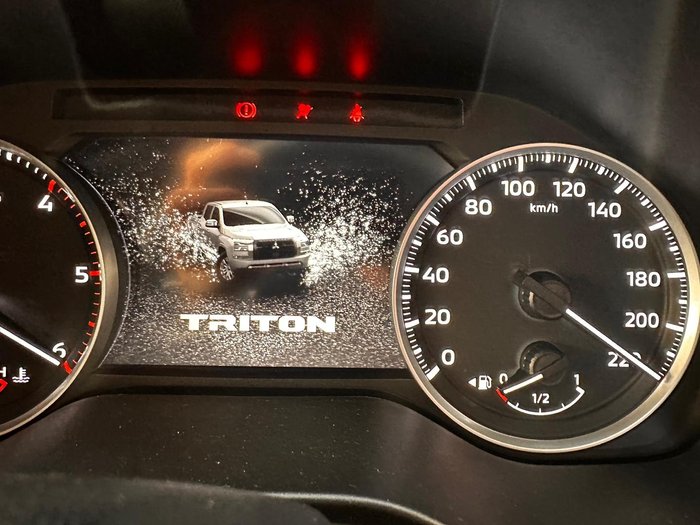 2025 Mitsubishi Triton GLX+