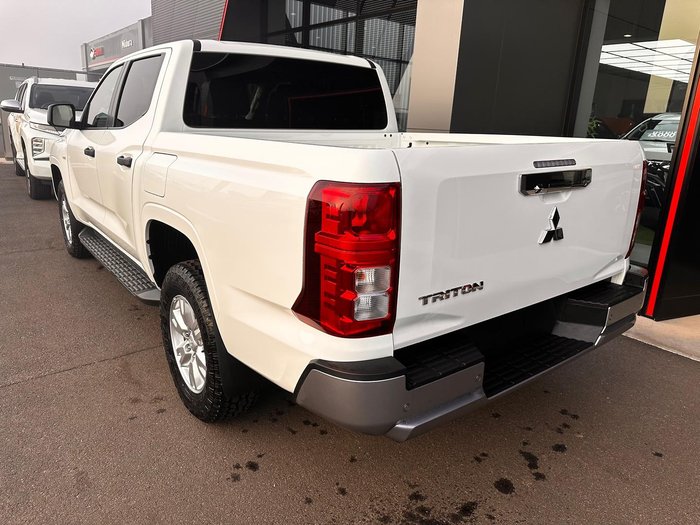 2025 Mitsubishi Triton GLX+