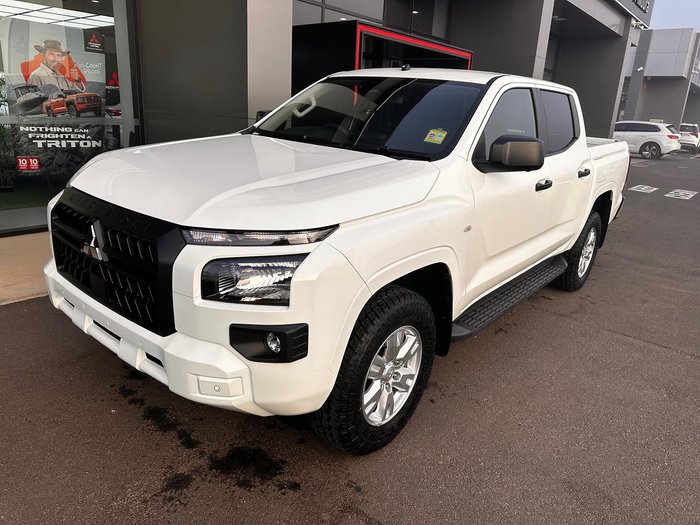 2025 Mitsubishi Triton GLX+