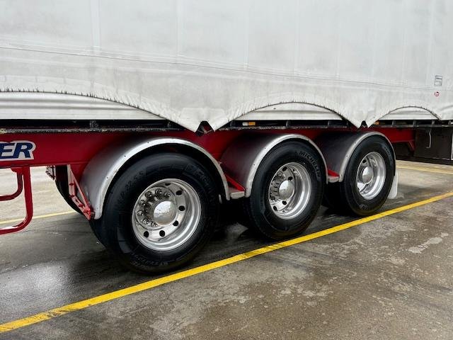 2010 Maxitrans St3 34 Pallet Sd Refrigerated Curtain Sider