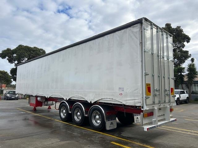 2010 Maxitrans St3 34 Pallet Sd Refrigerated Curtain Sider