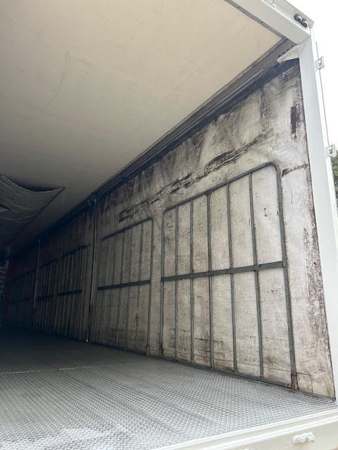 2010 Maxitrans St3 34 Pallet Sd Refrigerated Curtain Sider