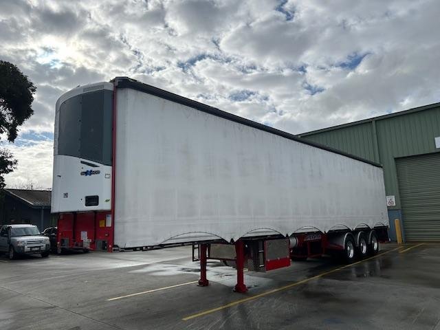 2010 Maxitrans St3 34 Pallet Sd Refrigerated Curtain Sider