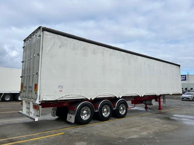 2010 Maxitrans St3 34 Pallet Sd Refrigerated Curtain Sider