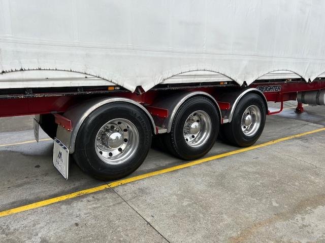 2010 Maxitrans St3 34 Pallet Sd Refrigerated Curtain Sider