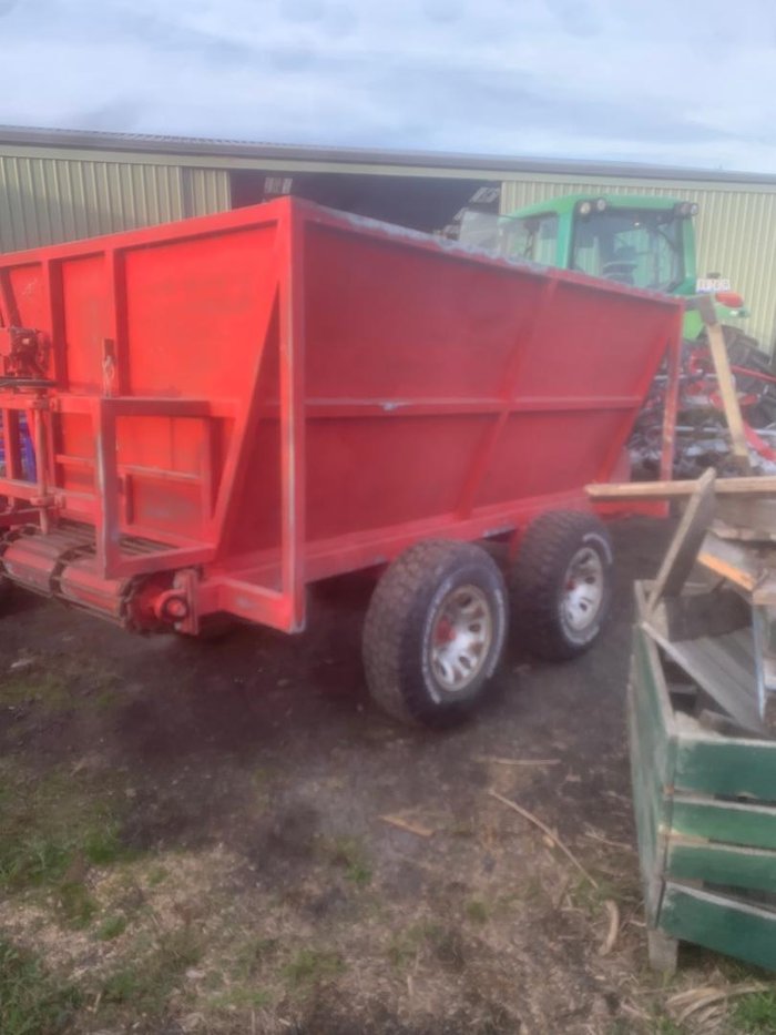 0 Manure Drop spreader