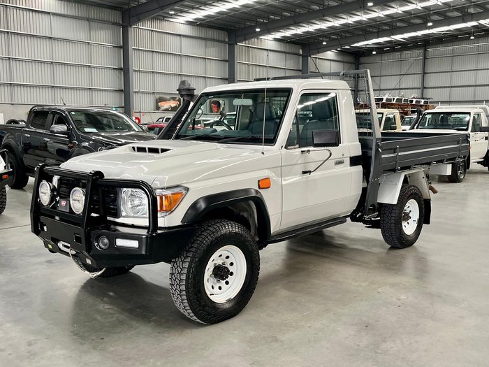 2018 Toyota Landcruiser Workmate VDJ79R 4X4 Dual Range French Vanilla