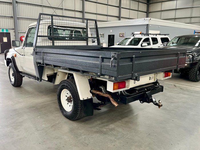 2018 Toyota Landcruiser Workmate VDJ79R 4X4 Dual Range French Vanilla