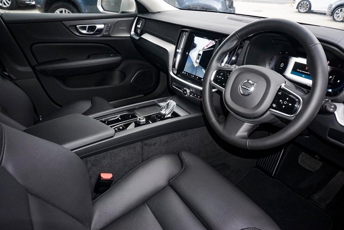 2024 Volvo V60 Cross Country Ultra B5 Bright