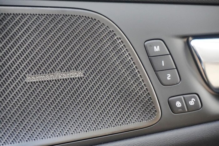 2024 Volvo V60 Cross Country Ultra B5 Bright