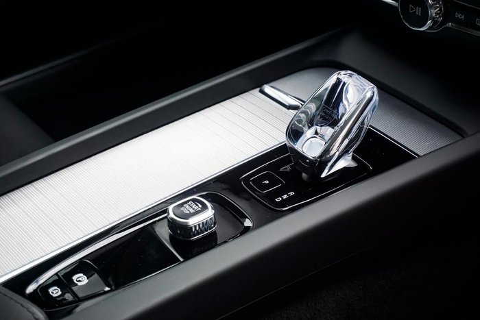 2024 Volvo V60 Cross Country Ultra B5 Bright