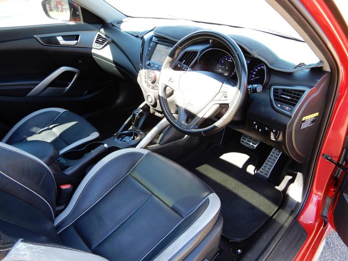 2014 Hyundai Veloster SR Turbo FS3 Veloster Red