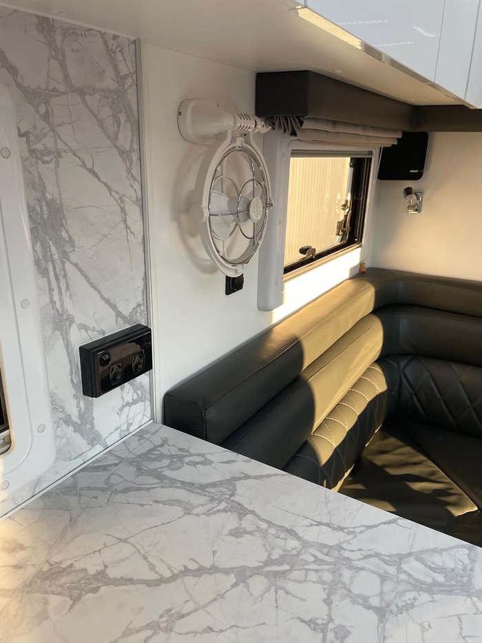 2021 Lotus Caravans 22' Freelander Rear Club Lounge