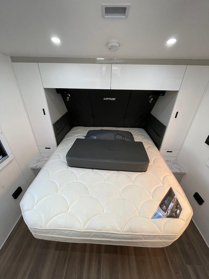 2021 Lotus Caravans 22' Freelander Rear Club Lounge