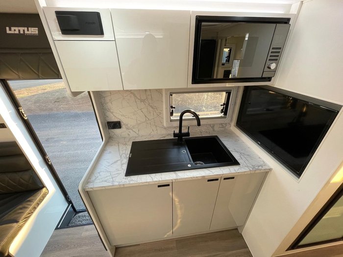 2021 Lotus Caravans 22' Freelander Rear Club Lounge