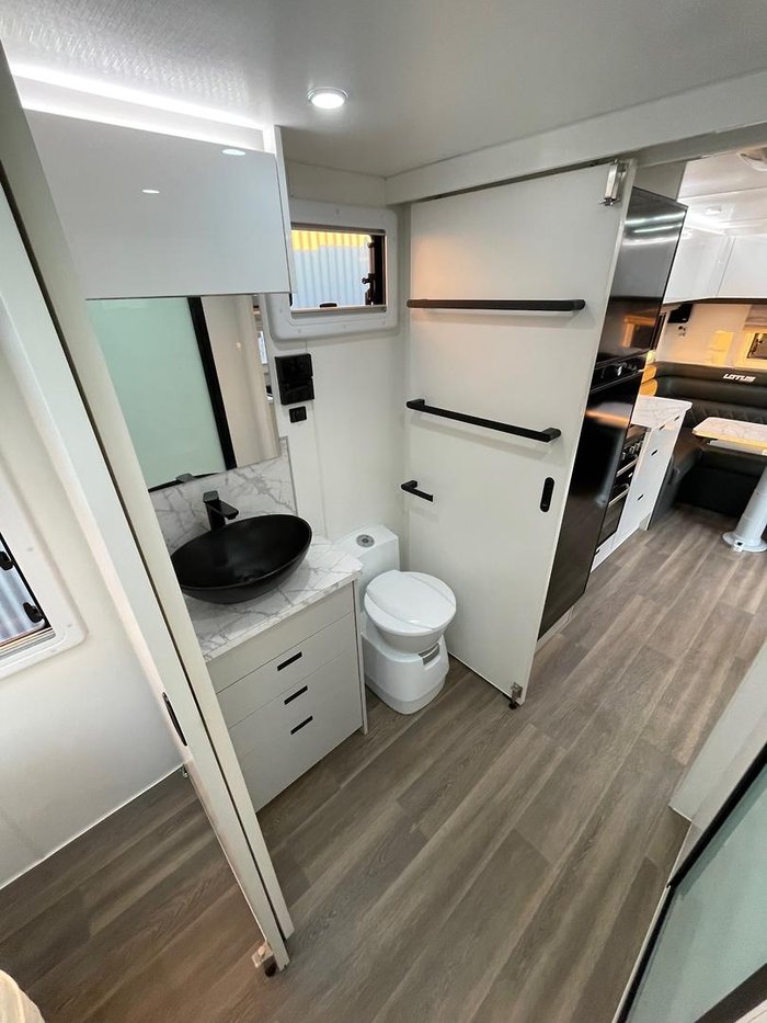 2021 Lotus Caravans 22' Freelander Rear Club Lounge