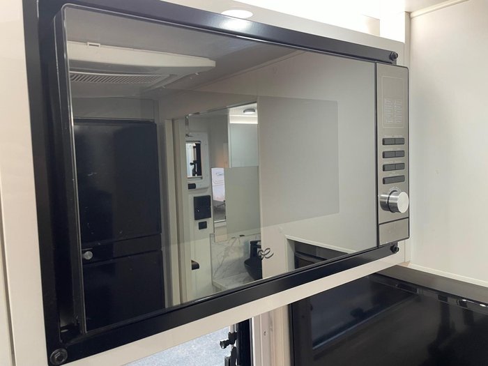 2021 Lotus Caravans 22' Freelander Rear Club Lounge