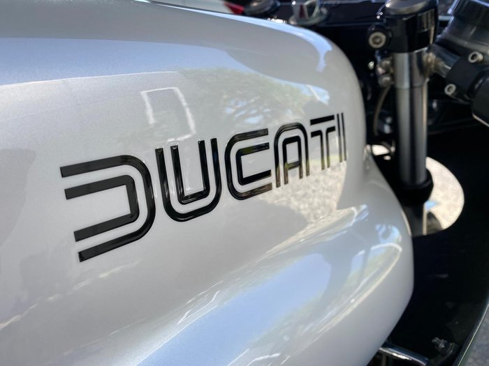 1982 Ducati 900SS 900 White