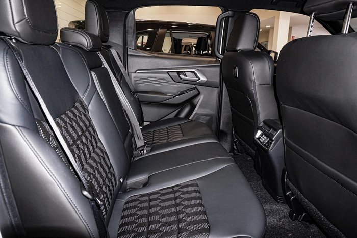 2025 Isuzu D-MAX LS-U+