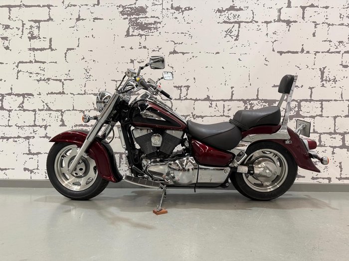 2000 Suzuki Intruder 1500LC (VL1500) Intruder Red
