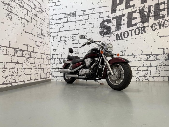 2000 Suzuki Intruder 1500LC (VL1500) Intruder Red