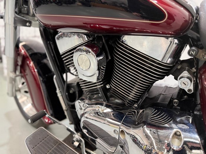 2000 Suzuki Intruder 1500LC (VL1500) Intruder Red