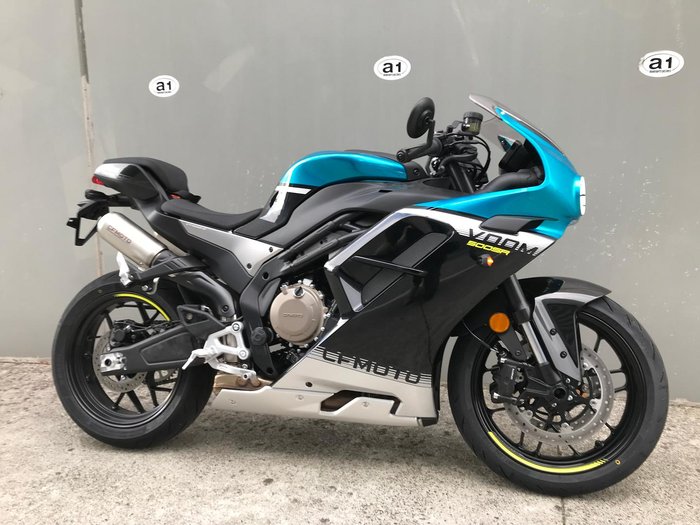 2025 CFMOTO 500 SR Voom