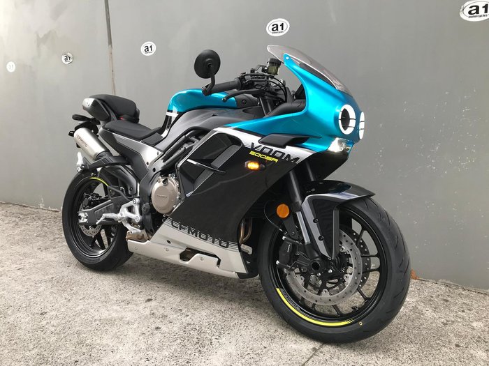 2025 CFMOTO 500 SR Voom