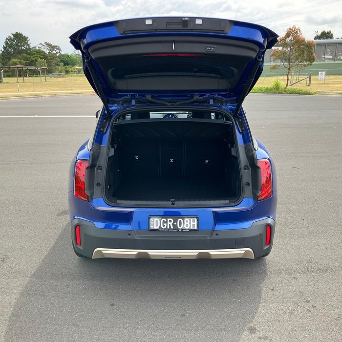 2025 MINI Countryman C Favoured