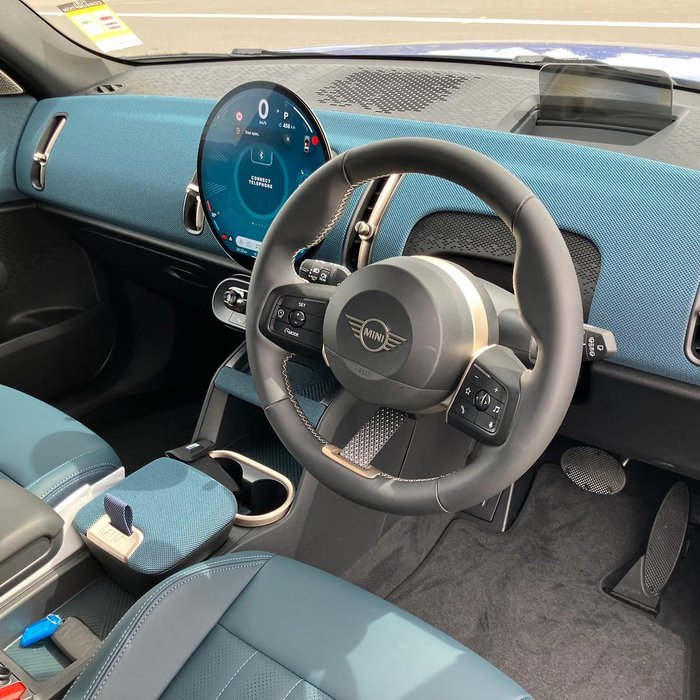 2025 MINI Countryman C Favoured