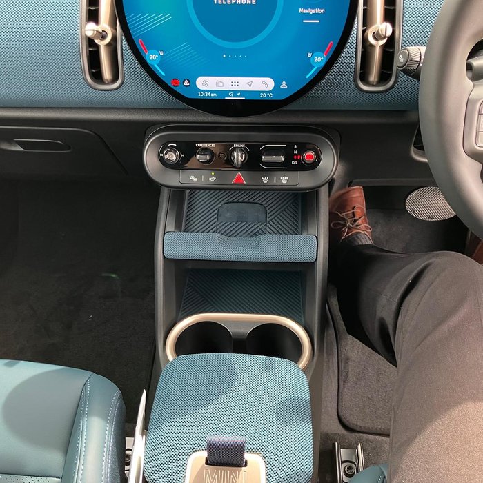 2025 MINI Countryman C Favoured