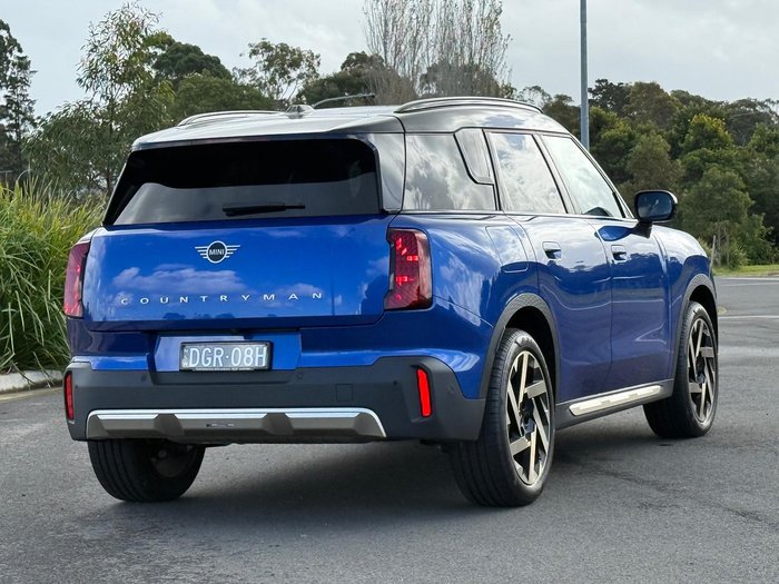 2025 MINI Countryman C Favoured