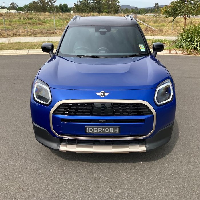 2025 MINI Countryman C Favoured