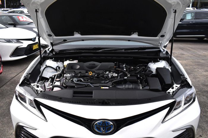 2024 Toyota Camry Ascent AXVH70R Glacier White